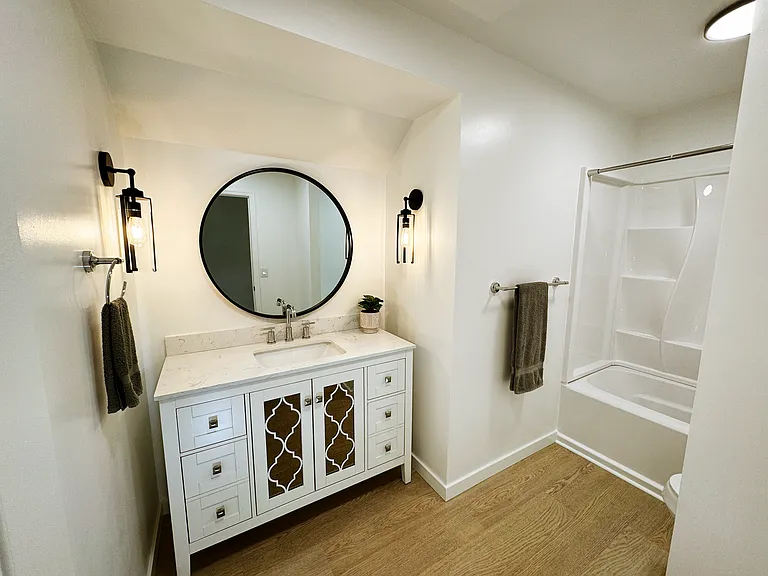 214 Nelson Ct E — Photo 11