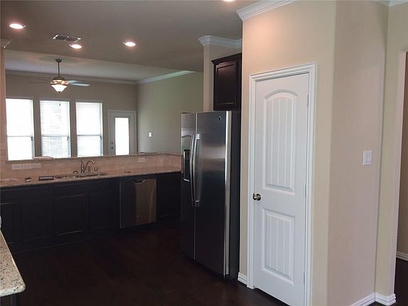 4th image of 312 Eden Dr
