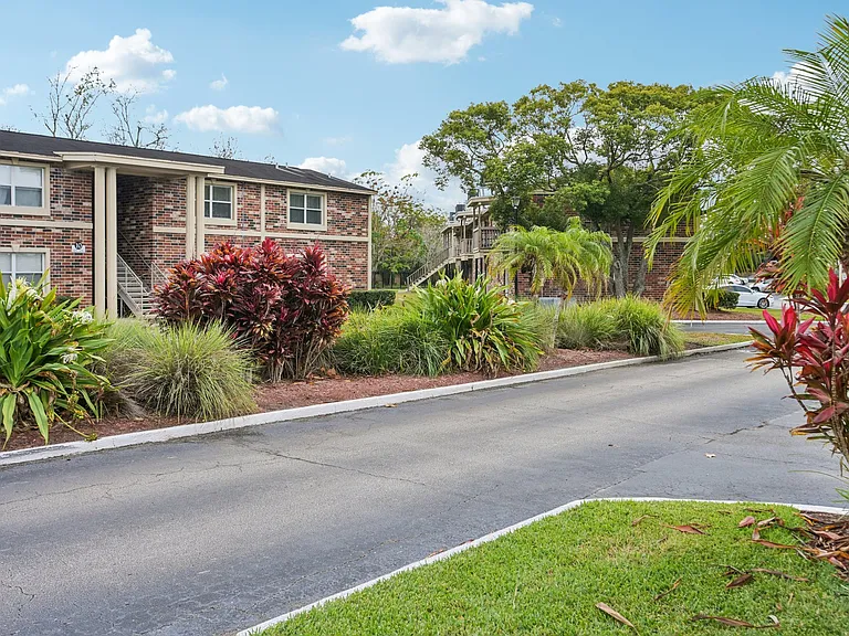Sea Oats Apartments — Photo 10