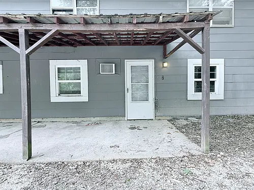 302 N Spring St Photo 1