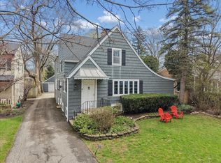 1831 Beverly Pl, Highland Park, IL 60035