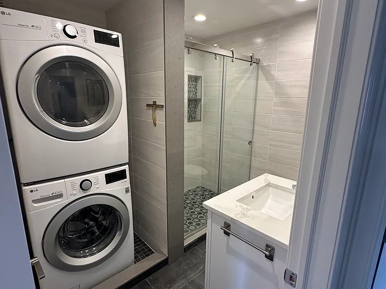 246 Main St #6 — Photo 8