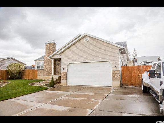 3rd image of 1623 E Dover Dr