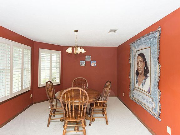 3rd image of 11018 Bridge Creek Dr
