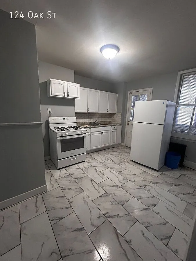 3 bed, $2,600 — Photo 4