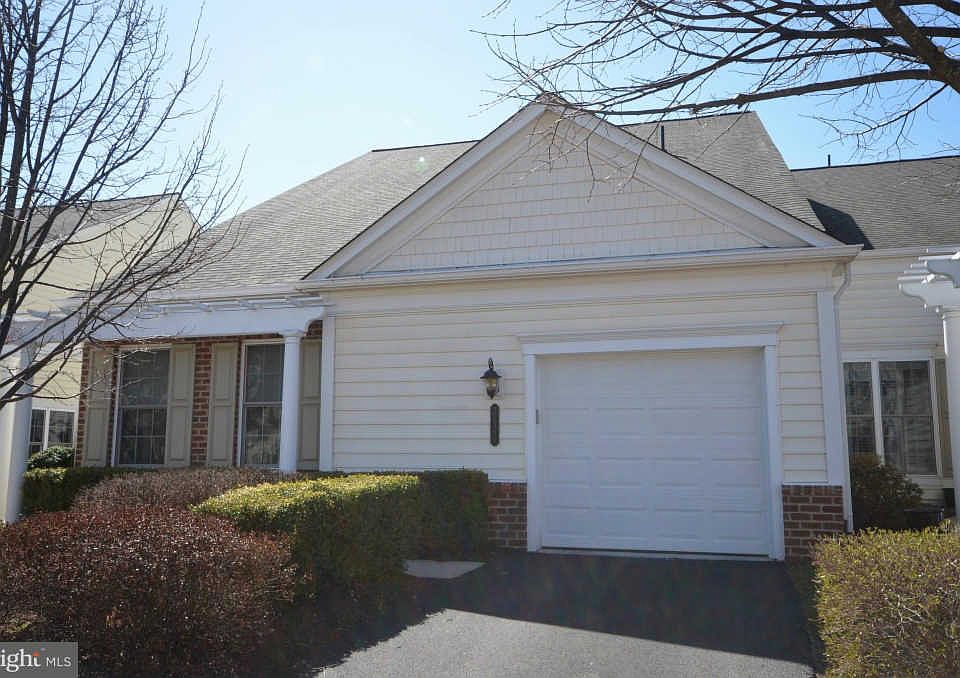 1st image of 20565 Rosewood Manor Sq