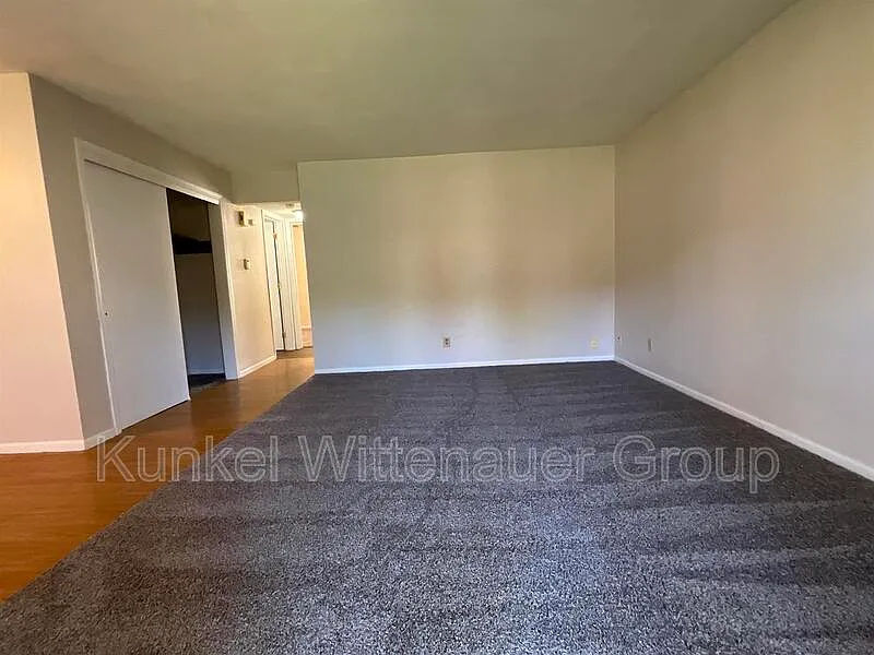2 bed, 1.0 bath, 900 sqft, $775 — Photo 3