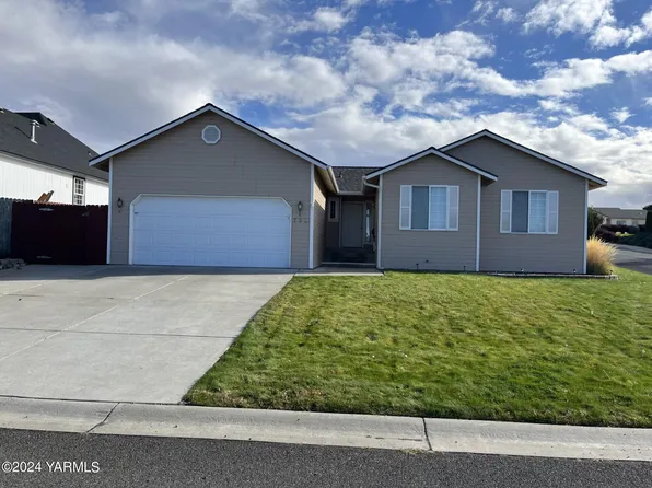 701 N Tumac Dr, Yakima, WA 98901