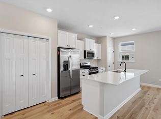 10250 Birchwood Cir, Victoria, MN 55318