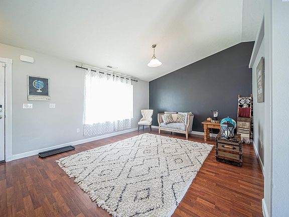 5th image of 4811 Catalonia Dr