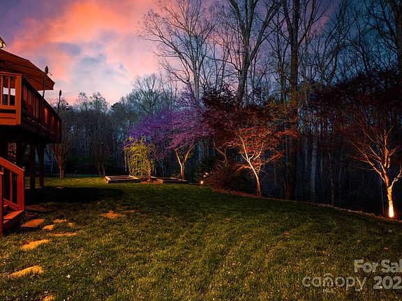 2nd image of 4232 Belle Meade Cir