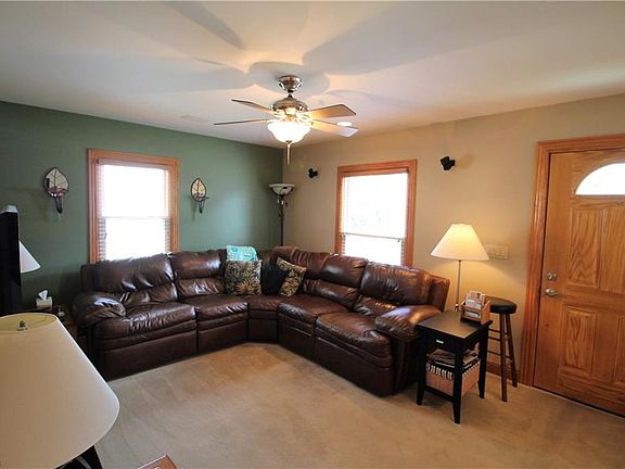 2nd image of 2400 Parkview Dr