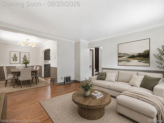 3rd image of 905 N Kenwood Ave