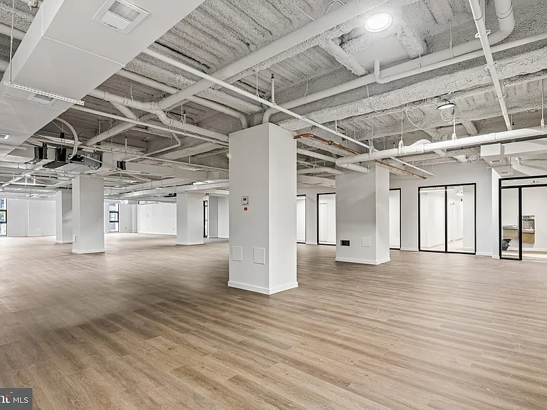 915 N Broad St #17-605 — Photo 26