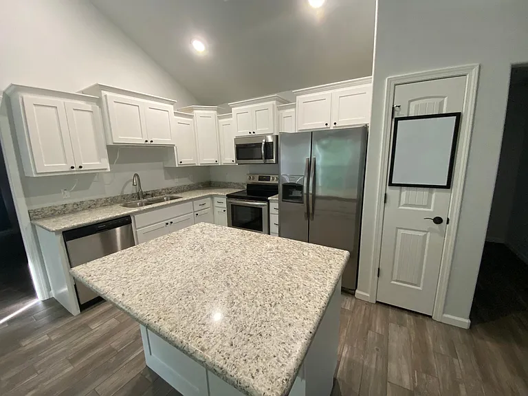 1241 W Lisa Ann Dr — Photo 4