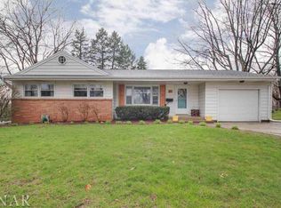 8 Hawthorne Dr, Normal, IL 61761