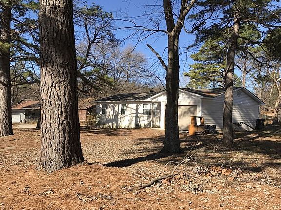 2nd image of 2401 Willow St