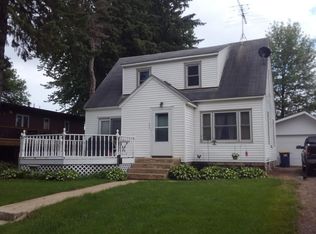 207 4th St, Kenyon, MN 55946