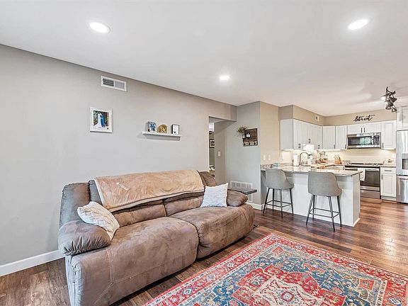4th image of 5265 Cricket Glen Ct APT B
