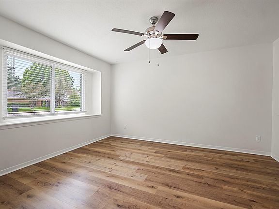 4th image of 10642 Mayfield Rd