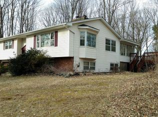 17 Masten Rd, Pleasant Valley, NY 12569