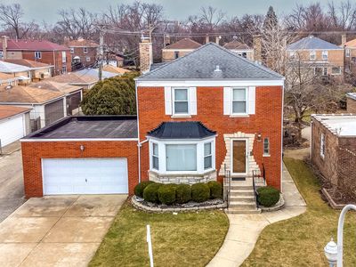 2817 W Bryn Mawr Ave, Chicago, IL, 60625