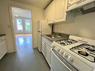 Rented by R New York