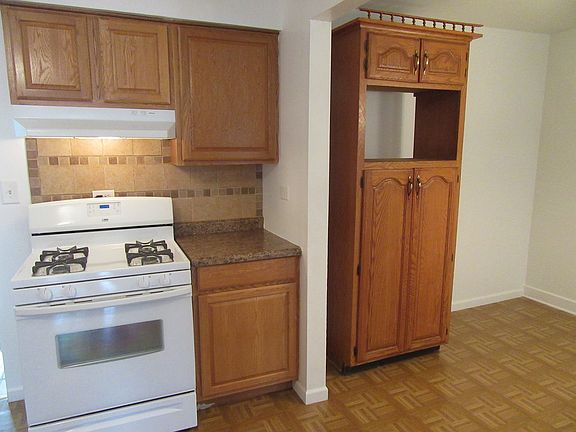 5th image of 1072 Marshall Dr