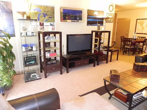 3rd image of 560 Lawrence Ave SE Unit 305