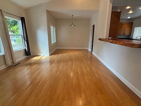 3rd image of 445 Godfrey Dr
