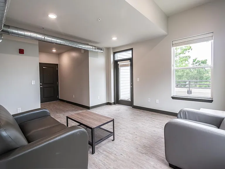 The Bentley Apartments — Photo 57
