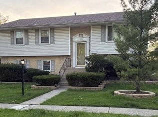 528 Westgate Ter, Streamwood, IL 60107