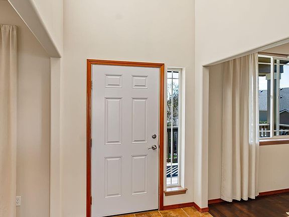 3rd image of 814 Trout Lake Ct