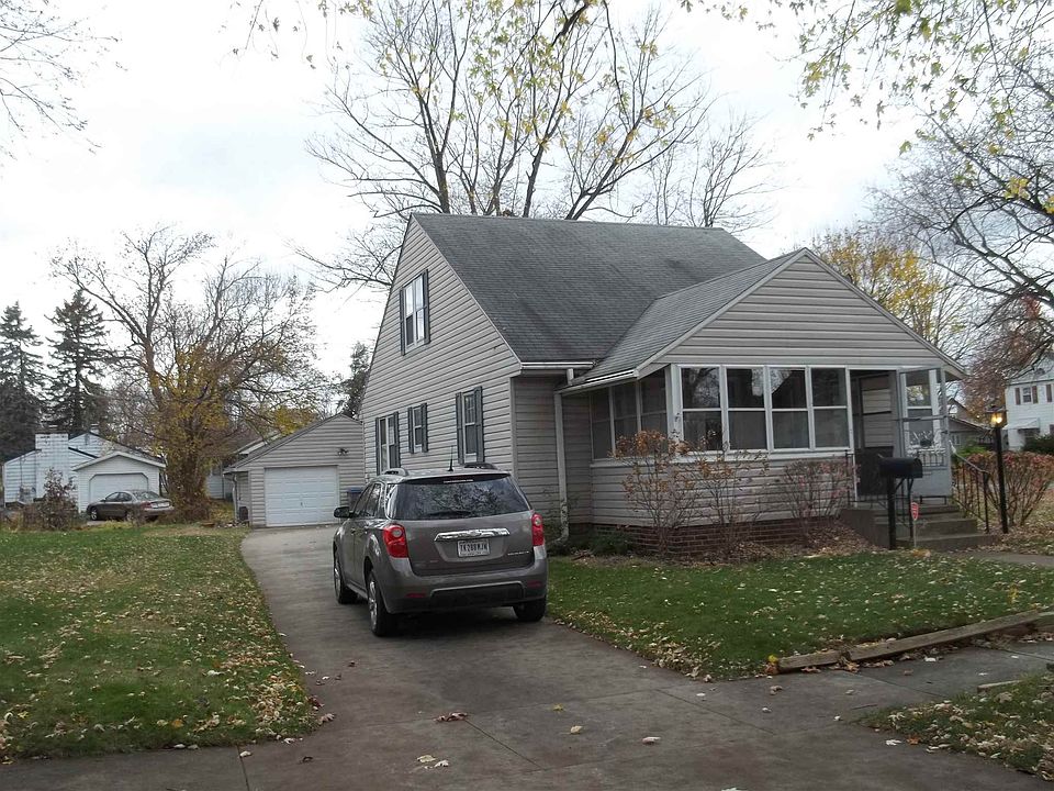 1st image of 307 Massachusetts Ave