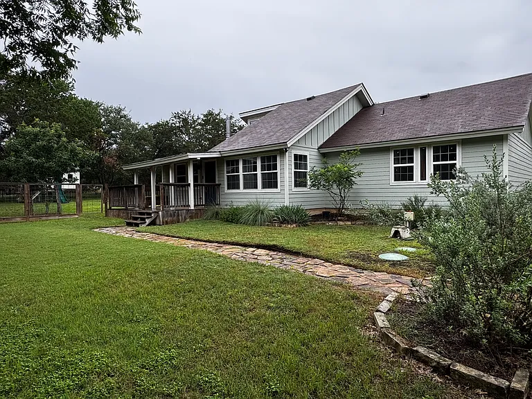 217 Leveritts Loop #A — Photo 2