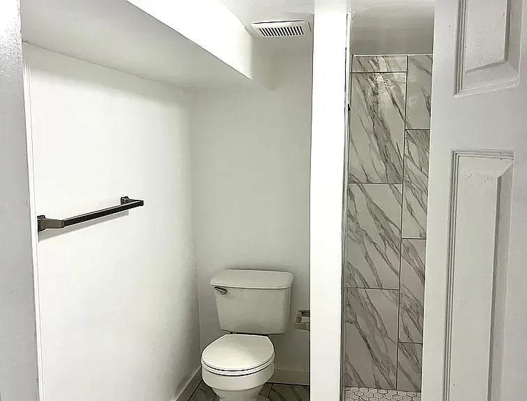 3022 Warder St NW #B — Photo 8