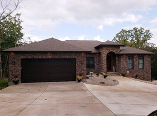 12146 Foxwoods Dr, De Soto, MO 63020