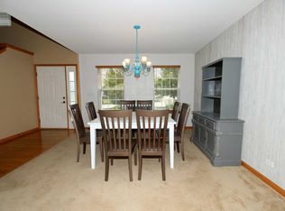 11302 Edinburgh Ln, Huntley, IL 60142