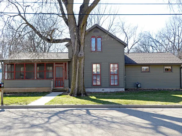 110 Bridge St, Mazomanie, WI 53560