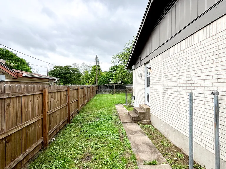 507 Kate St — Photo 37