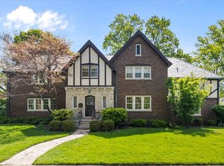 355 Myrtle St, Winnetka, IL 60093