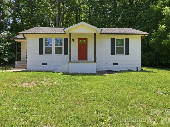 918 Breezewood Dr, Charlotte, NC 28262