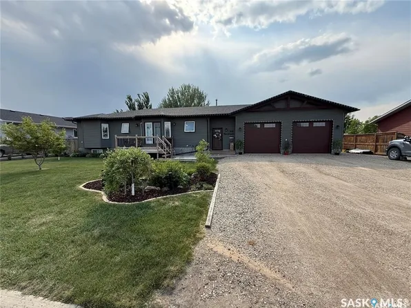 308 5th Street W, Carnduff, SK S0C 0S0