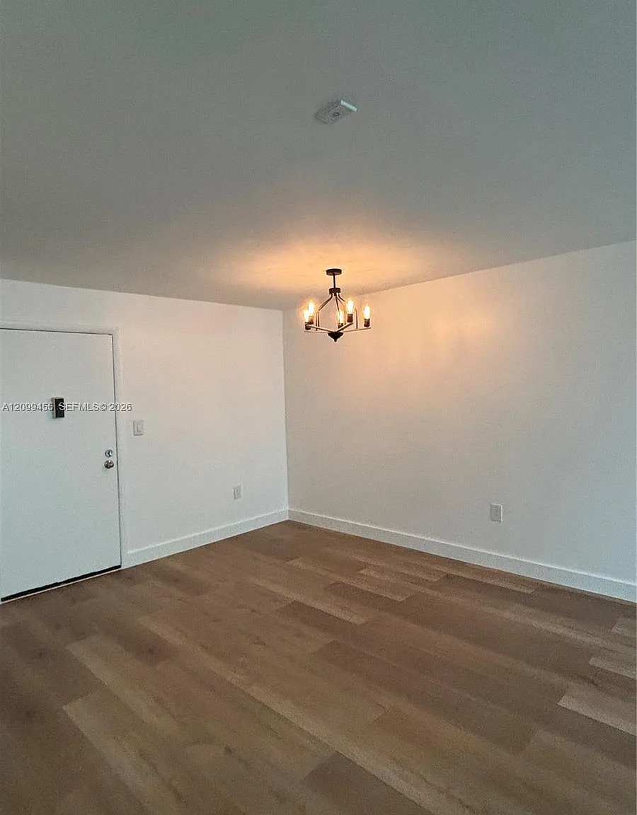 Sunrise Point Condo Bldg — Photo 4