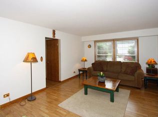 1329 Elgin Ln, Schaumburg, IL 60194