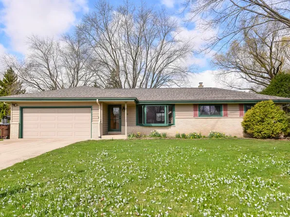 4845 South Langlade DRIVE, New Berlin, WI 53151