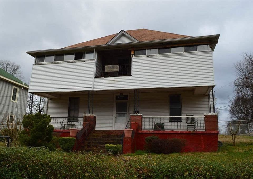 2nd image of 255 N Dean St
