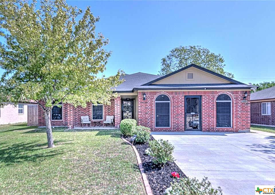 1st image of 1406 Saddle Dr