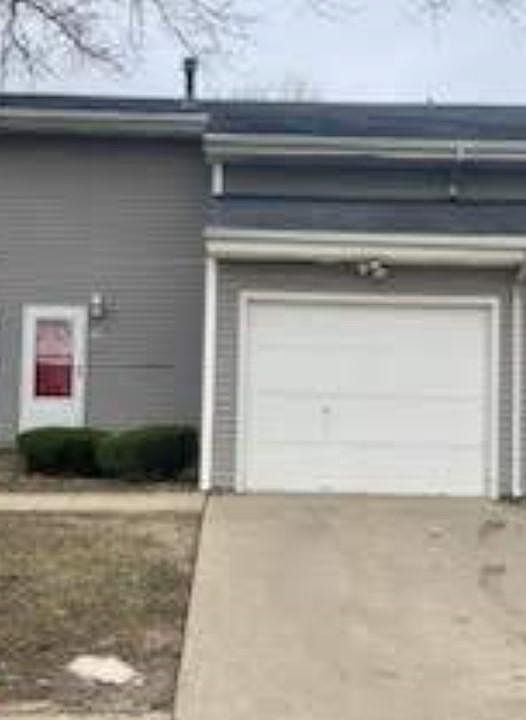 1st image of 1560 Hunt Dr APT C