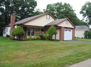 209 Belfast Ln, Ridge, NY 11961